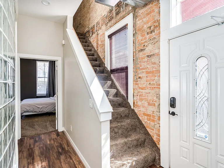 55 E Clifton Ave #B — Photo 2