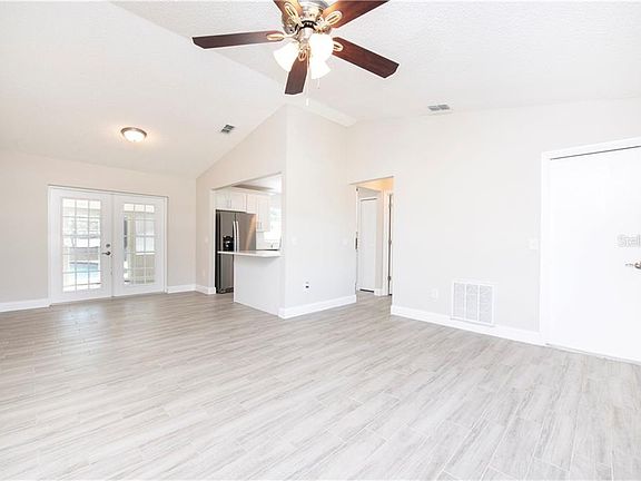 5th image of 2349 Ainsworth Ave