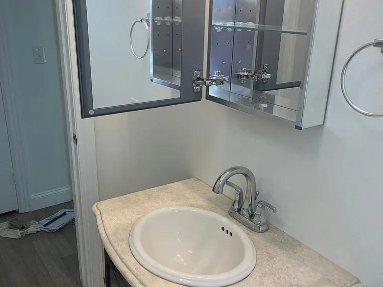 106 Lyndon Ln — Photo 8