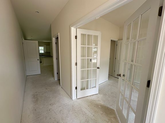 3rd image of 731 Fountainbrook Ln