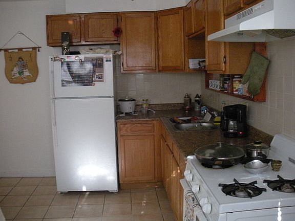 4th image of 4956 Louise St