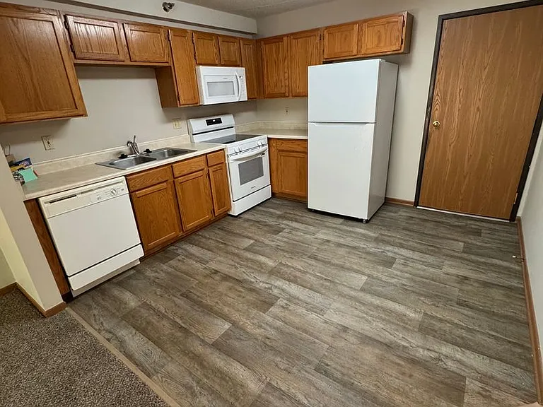 Fairmeadows Village-55+ Independent Living Rental Community — Photo 26