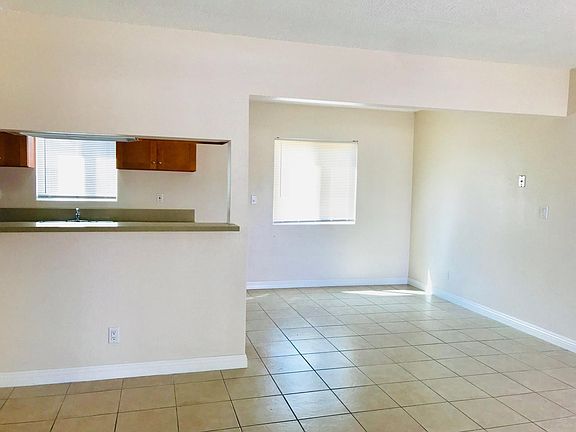 3rd image of 6921 Adamson Ave #6923