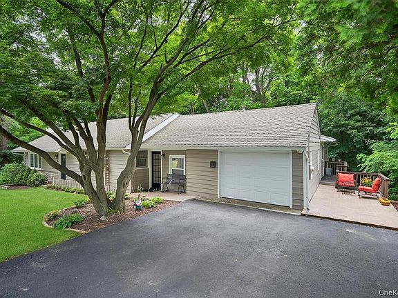 2nd image of 26 Overlook Drive