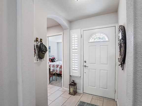 5th image of 220 Conway Drive