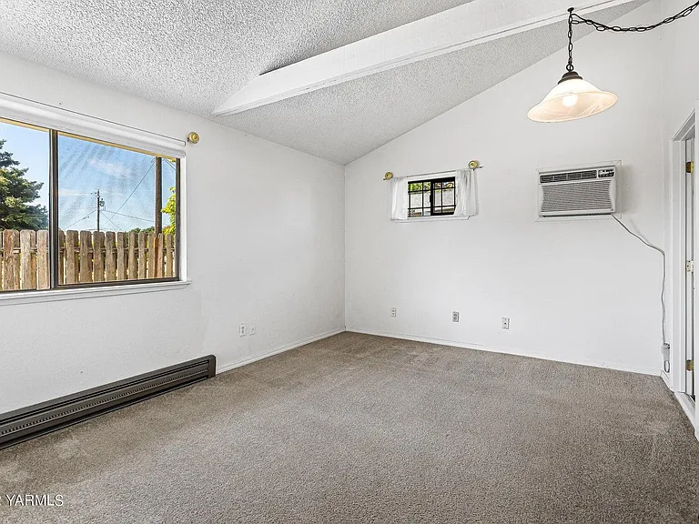 5702 Bitterroot Ln — Photo 5