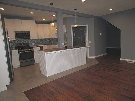 3rd image of 407 W Spruce St