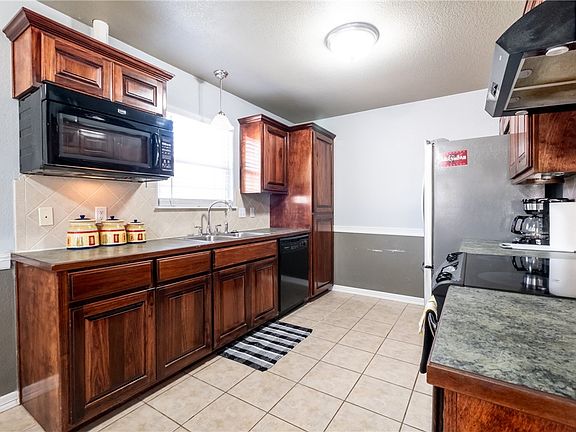 5th image of 2951 N Bermuda Ave