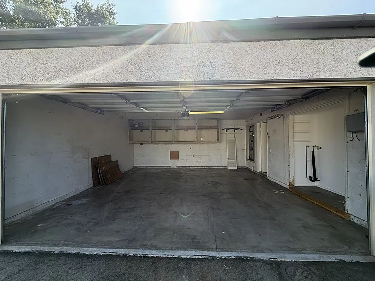 1594 Christopher Ln — Photo 30