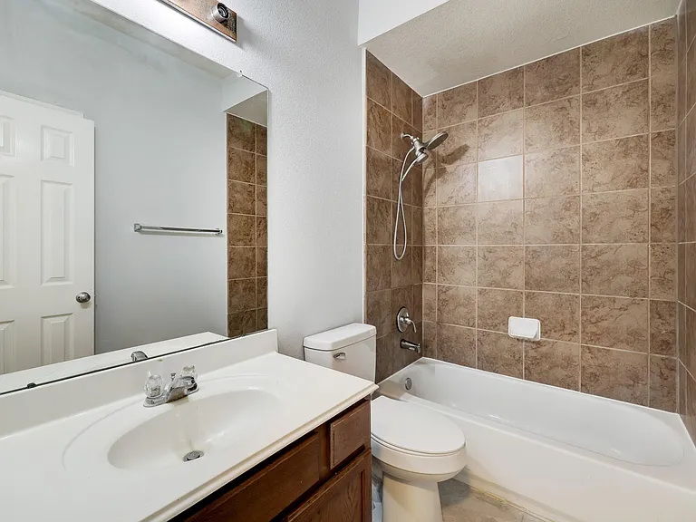 6302 Provident Green Dr — Photo 10