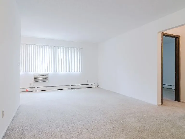 3452 Emerson Ave S — Photo 5