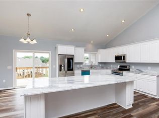 5719 SE 24th St, Des Moines, IA 50320