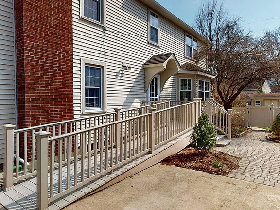 3rd image of 2036 Reed St
