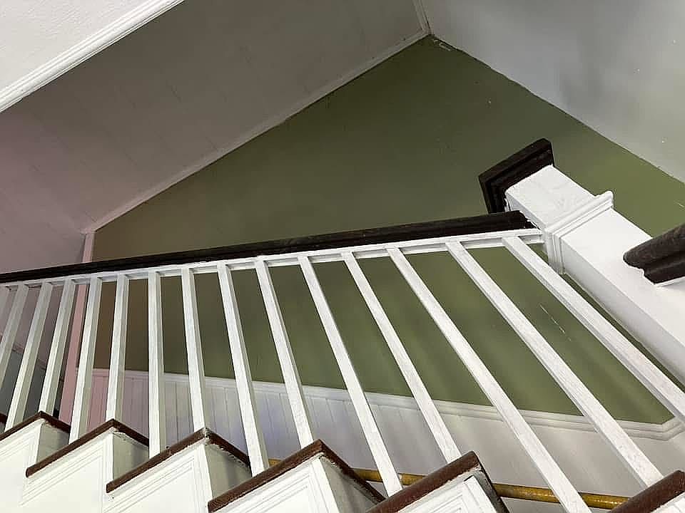 4th image of 211 E Main St