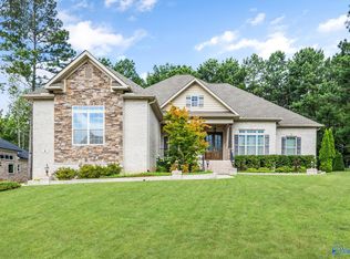 4 Bluff Creek Cir SE, Huntsville, AL 35803