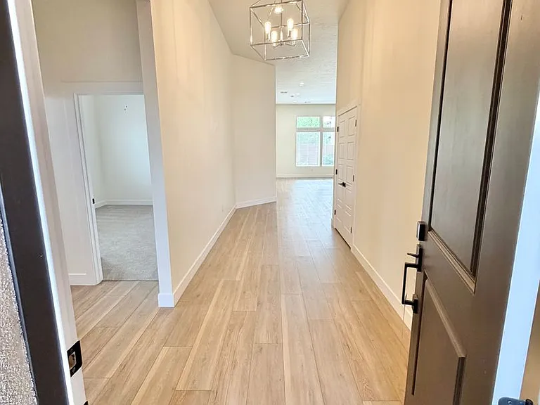6011 S Bunda Way — Photo 4