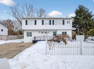 68 Champlain St, Port Jefferson Station, NY 11776