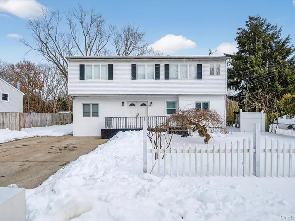 68 Champlain Street, Port Jefferson Station, NY 11776