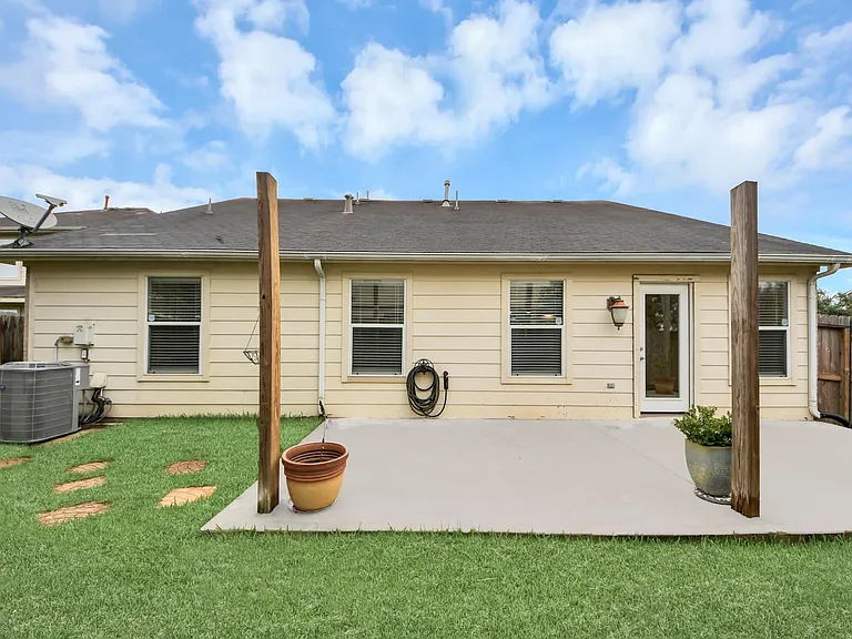 3815 Pebble Garden Ln — Photo 44
