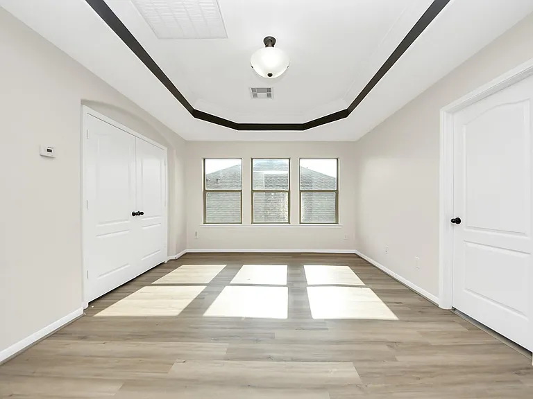 9815 Patricia Haven Ln — Photo 45