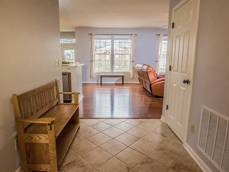 719 Shortleaf Dr — Photo 2