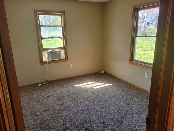 4th image of 315 Jefferson St APT D