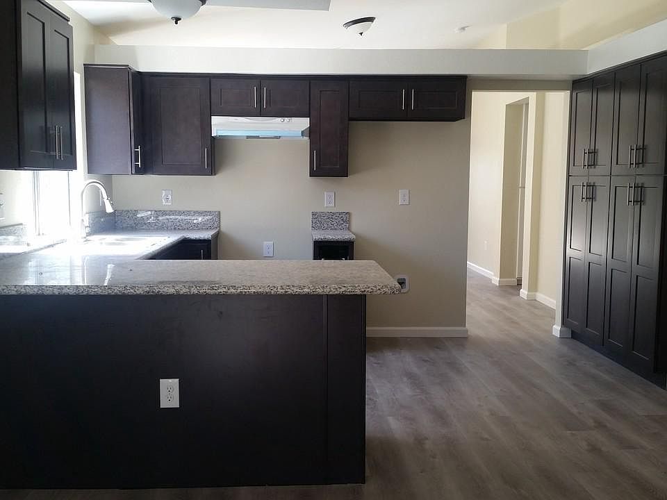 2nd image of 43816 5th St E