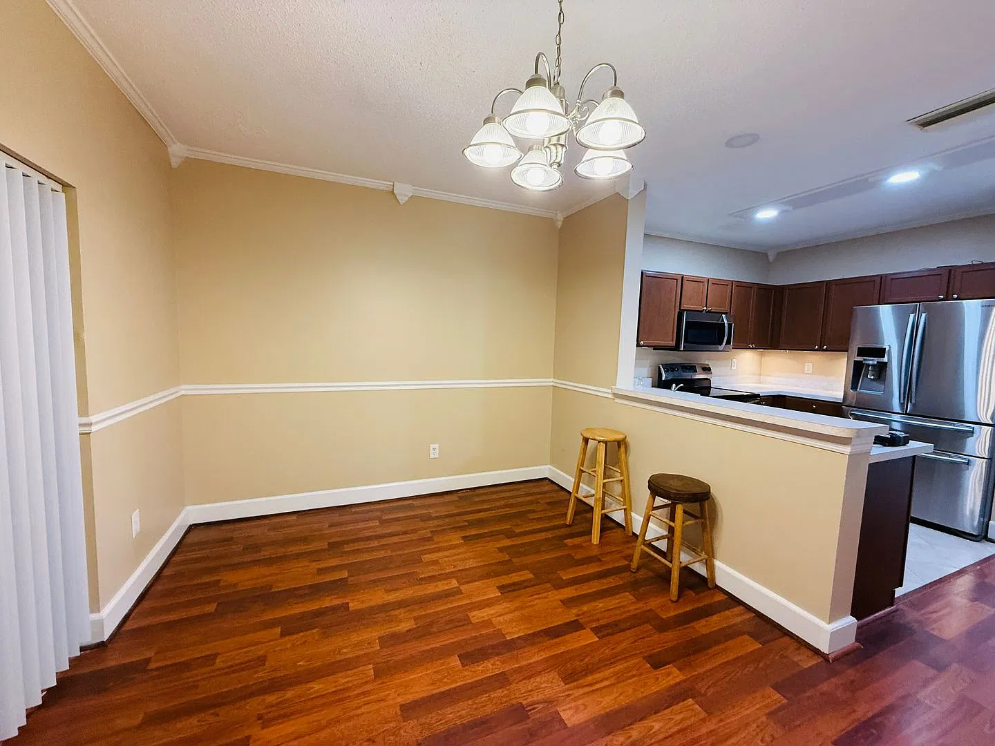 Stylish 2/2.5 Townhome for rent in Riverview! — Photo 4