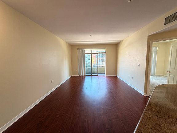 3rd image of 1501 Front St Unit 421