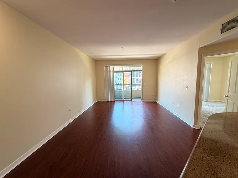 1501 Front St #421 — Photo 3