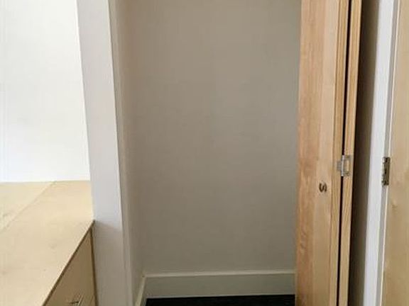5th image of 506 S Almon St #2