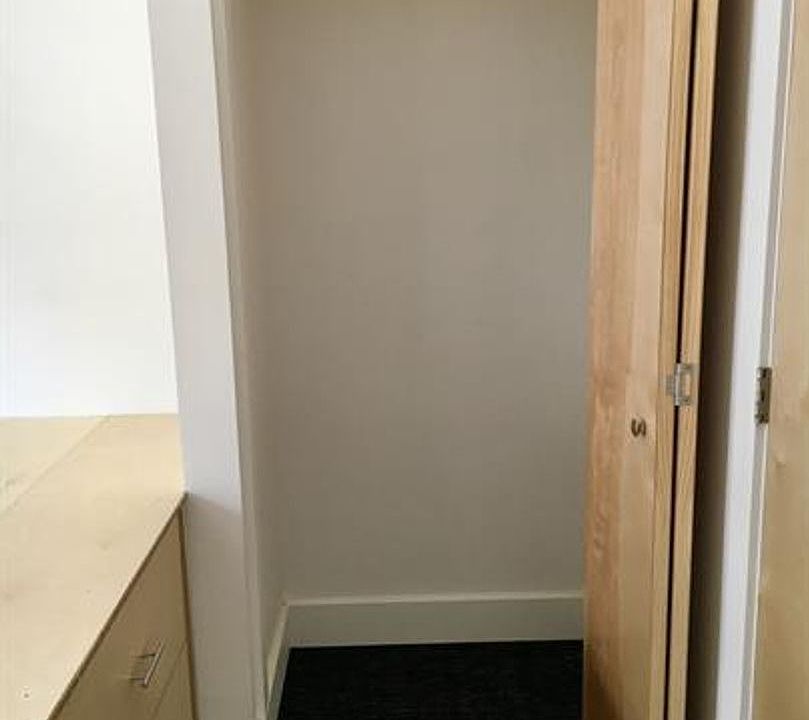Building Photo 5