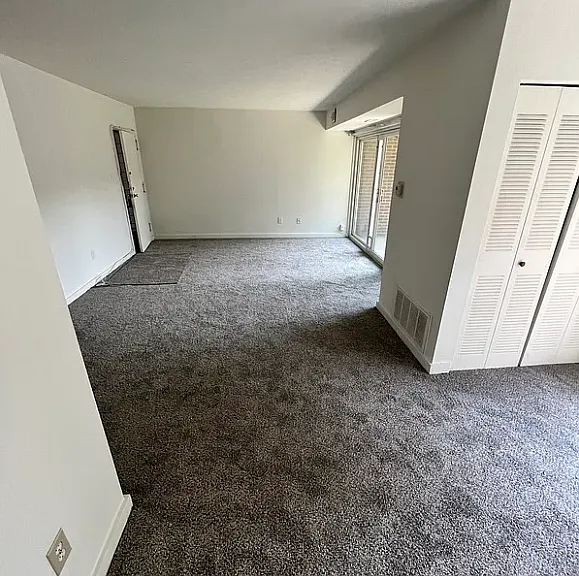 5212 Castlewood Rd #D — Photo 8