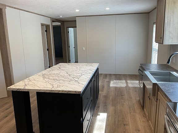 4th image of 2734 Hicks Rd