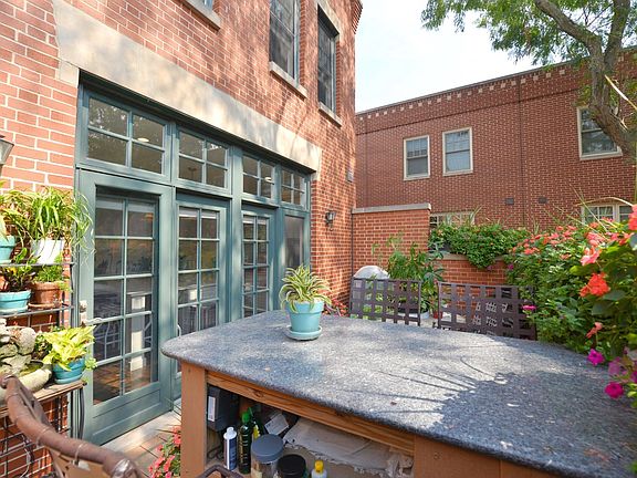 5th image of 2613 N Greenview Ave