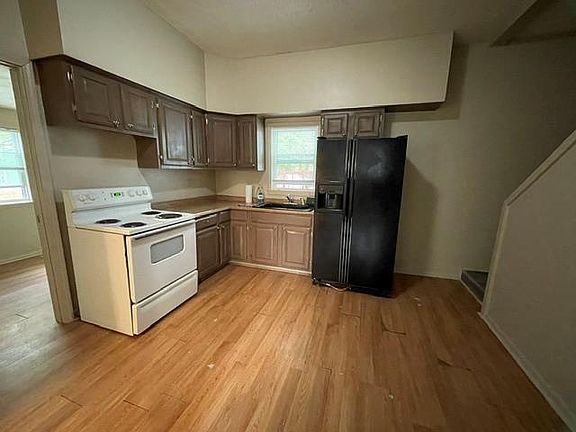 4th image of 120 W Jefferson St