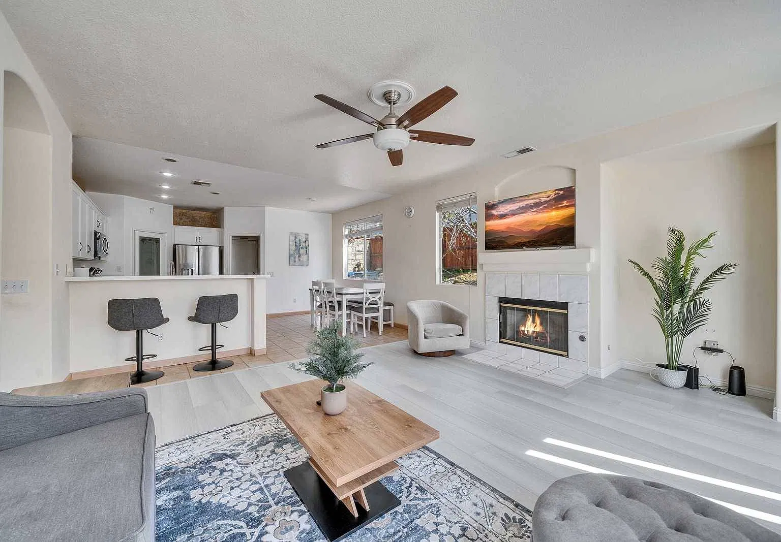 5 bed, 2897 sqft, $6,500 — Photo 1