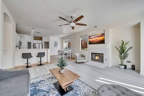 21585 Del Amo St Photo 1