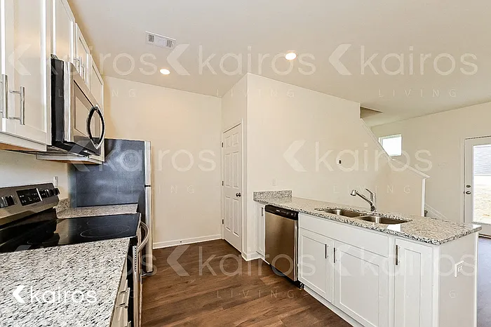 143 Dudley Way — Photo 5
