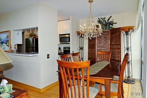 5th image of 345 W Fullerton Pkwy APT 1502