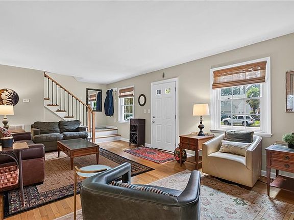 3rd image of 48 Shirley Rd