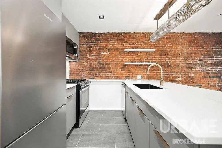 35 Grove St #1J — Photo 2
