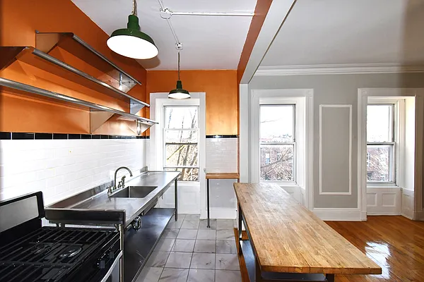 Rented by Elsie Ortiz, LREB | media 2