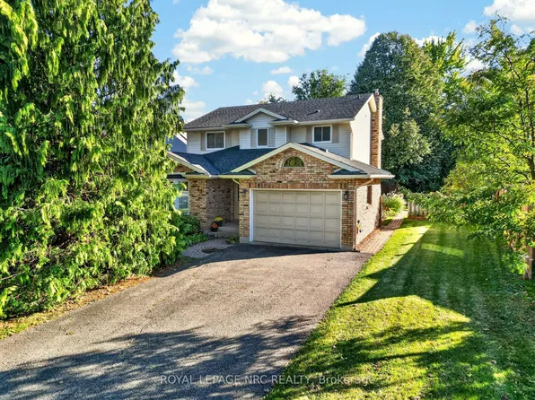 43 Farmington Dr, Saint Catharines, ON L2S 3G1