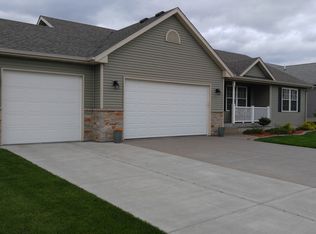 360 W Harvest St, Eldridge, IA