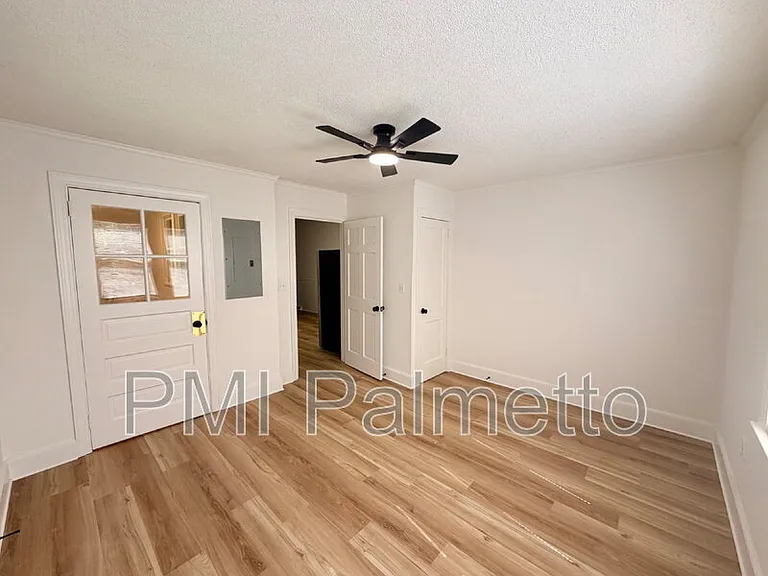 260 8th St #B — Photo 13