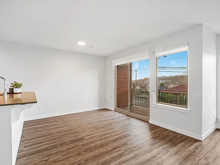 LYLA Eastlake Apartments — Photo 18