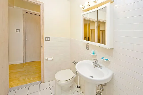 Rented by NOVO | media 28