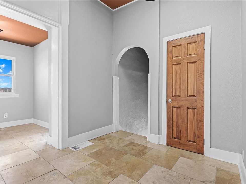 522 1/2 S 5th St 1, Leavenworth, KS 66048 Zillow