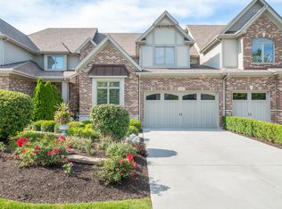 2323 Kingsley Ct, Naperville, IL 60565